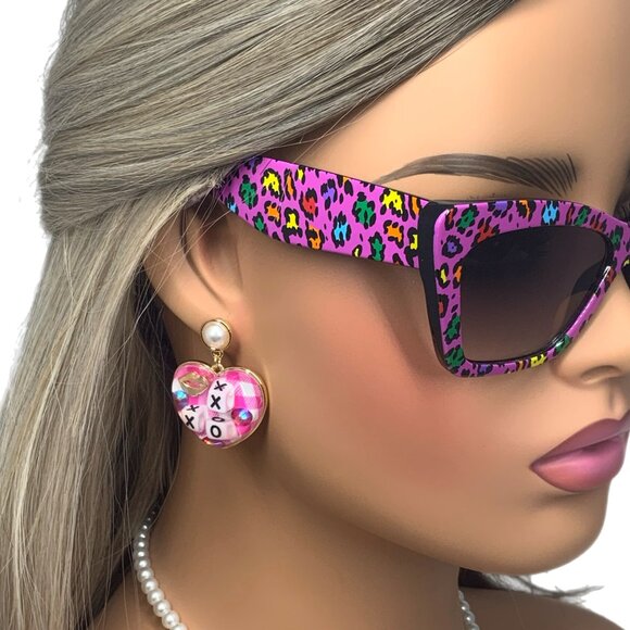 NWT Betsey Johnson Strike a Pose 80\'s Cat Eye Leopard Print Colorful Sunglasses main image 15